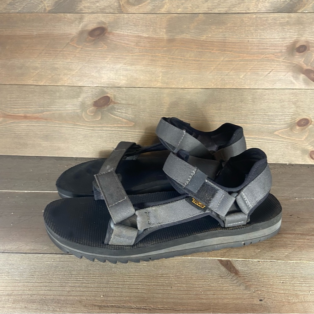 Teva universal Mens size 12 sandals gray black athletic outdoor hiking shoes